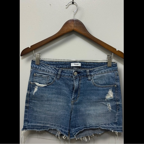 341 Kensie Jeans | EUC Women’s Blue Distressed Cutoff Denim Shorts (Size 6/28) - Picture 2 of 13